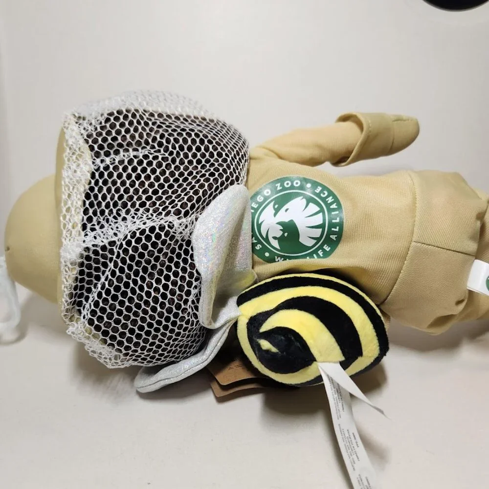 NEW San Diego Zoo Wildlife Alliance Beekeeper Woman Honeybee Bee Beekeeping NEW